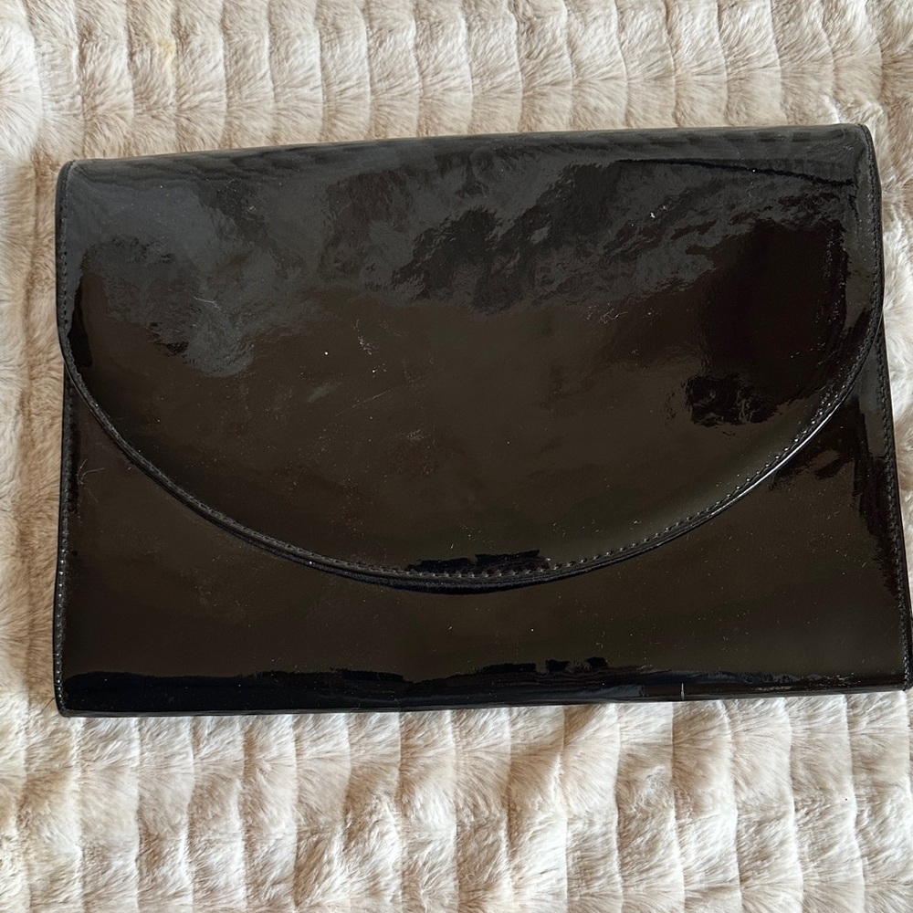 AO Almondo Elegant Black Clutch with Chain